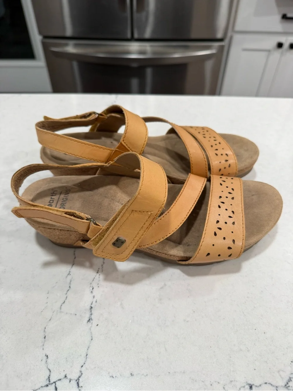Earth Origins Women’s Gold Tan Leather Strappy Wedge Sandals US 9 M